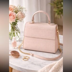 Chic Pink Crossbody Bag with Minimalist Design